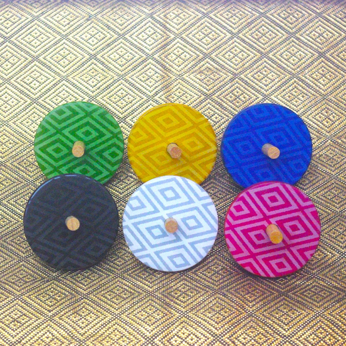 吉祥独楽「菱文様」
