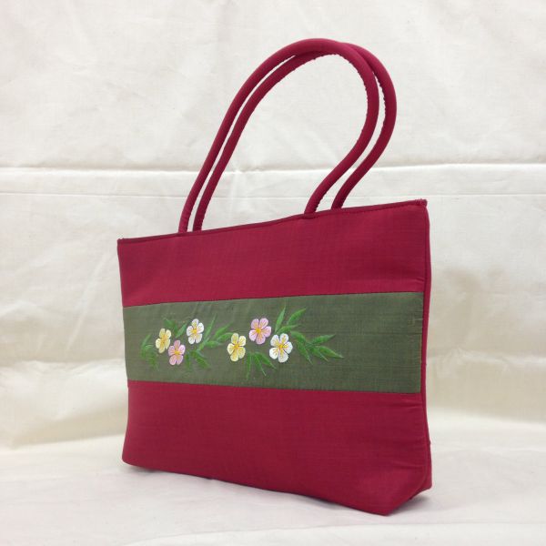 【特価】【アウトレットセール】(b051-03)_バッグ_シルク刺繍バッグ（赤)