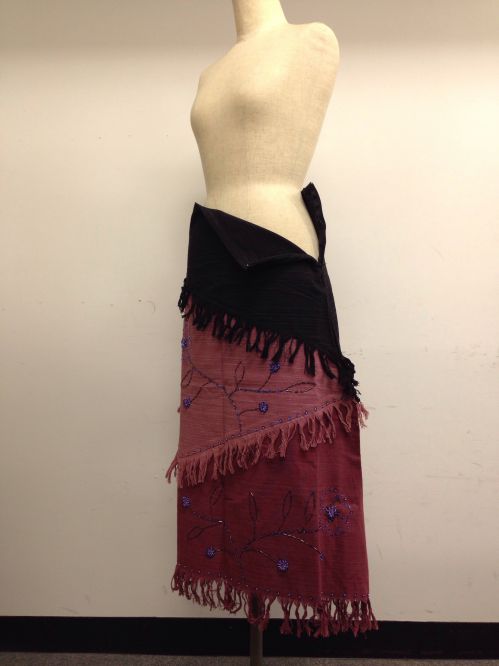 【fop040】【特価】【激安】【アウトレット】エスニックフリンジスカート(黒/甚三紅/赤紅)_fop040-M_05.jpg