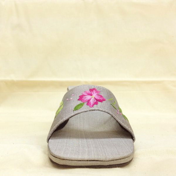 【特価】【激安】【アウトレット】シルク花刺繍サンダル(シルバー)_サンダル_ヒール6cm【kr120】_kr120_L_05.jpg