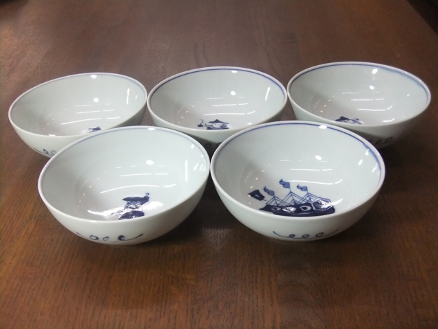 有田焼　青花　絵変り　４寸ボール揃