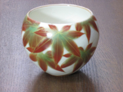 湯呑の正面からの画像です