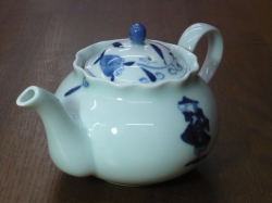 有田焼 青花 二人異人 輪花ポット 