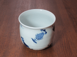 湯呑の正面からの画像です