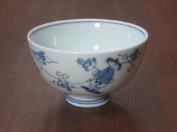 有田焼　青花　唐草異人　丸飯碗（大）