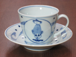コーヒー碗皿の正面からの画像です