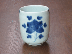 湯呑の正面からの画像です