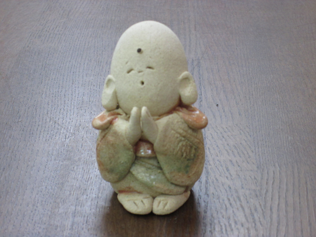 丸地蔵の正面からの画像です