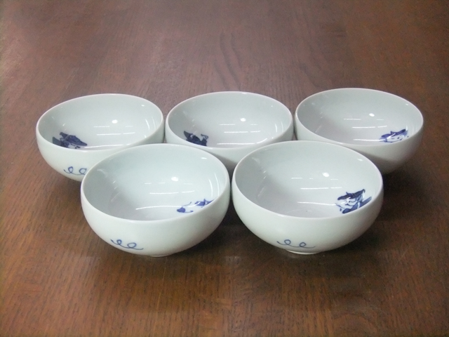 有田焼　青花　見込五人異人　丸湯呑揃（５個セット）