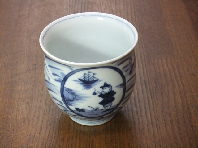 有田焼　青花　長崎紋　反大湯呑