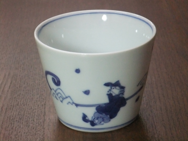 有田焼　青花　波と紅毛人　そば猪口（大）