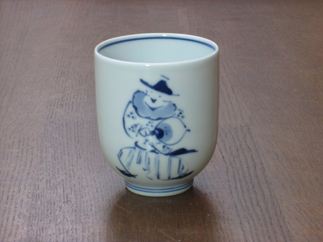 湯呑の正面からの画像です