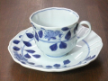 有田焼　青花　牡丹唐草　木甲コーヒー碗皿