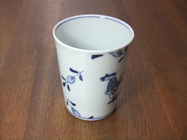 有田焼　青花　草花異人　カップ（大）