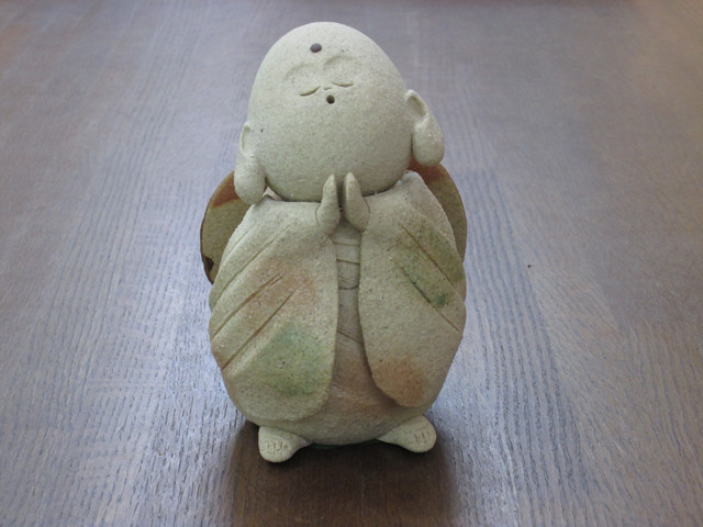 笠地蔵の正面からの画像です