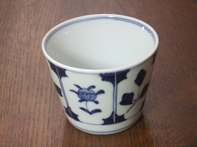 有田焼　青花　割草花　そば猪口（大）