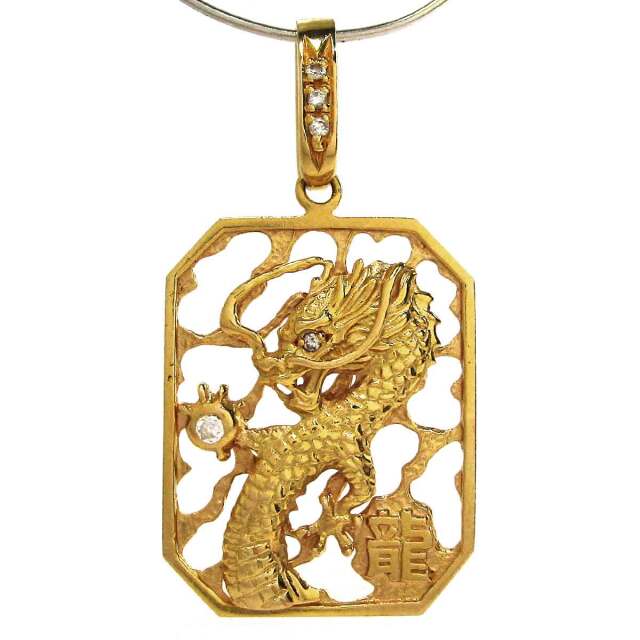 ペンダント 龍デザイン（ダイヤモンド） K18 W20.6*H39.5mm(バチカン穴3.5*8mm) - TAK2600086