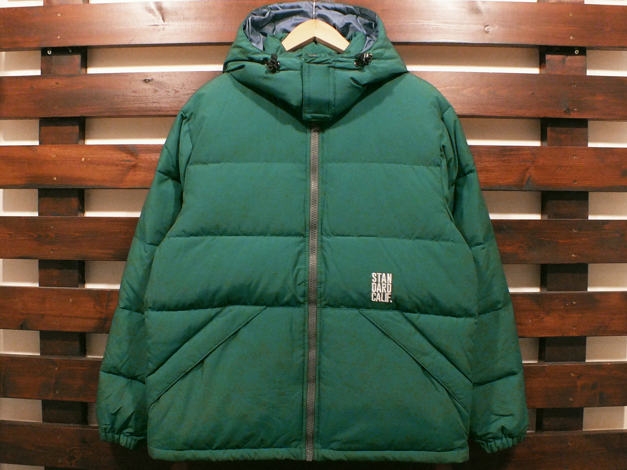 【送料無料】STANDARD CALIFORNIA CLASSIC DOWN JACKET GREEN