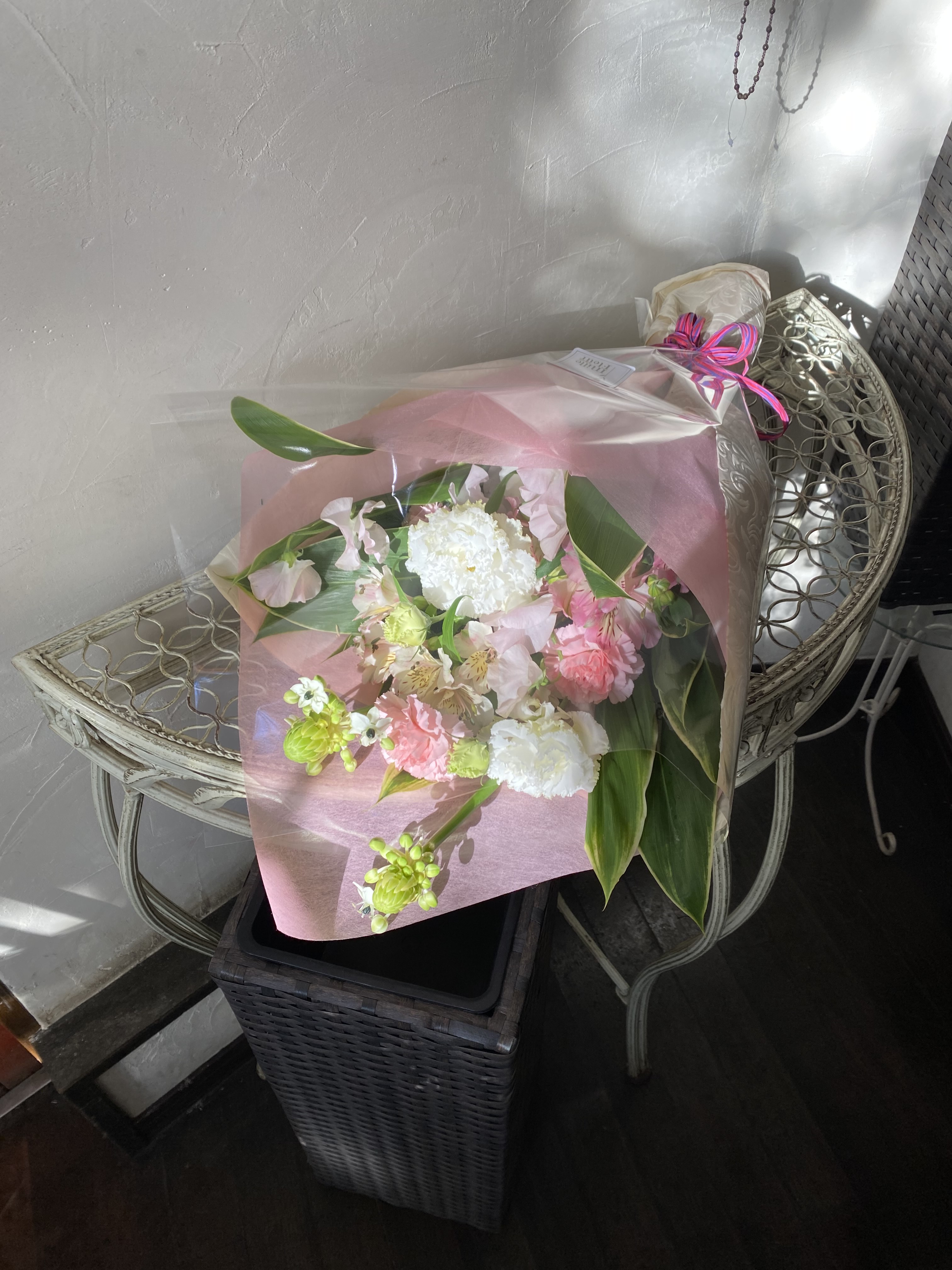 ホワイトピンクのお供え花束