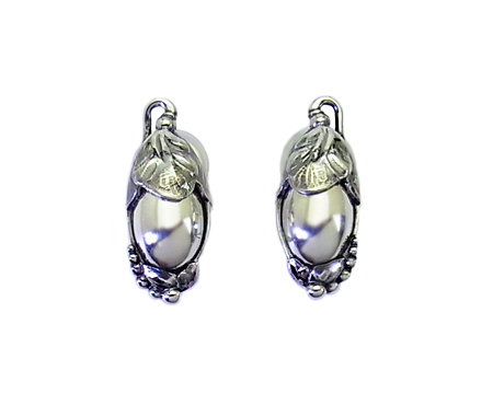 ２０２４　イヤークリップ（シルバーストーン）