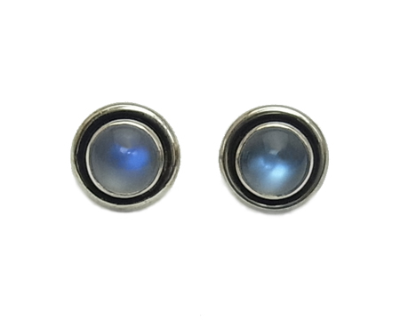 ピアス　＃８　（ムーンストーン)