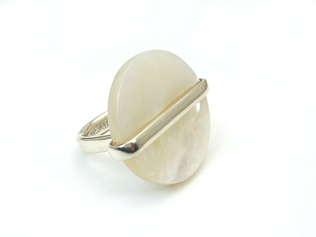 リング　マザーオブパール　ラウンド