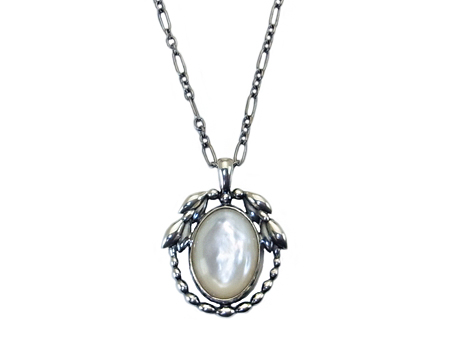 ２０２１　イヤーペンダント　（マザーオブパール）