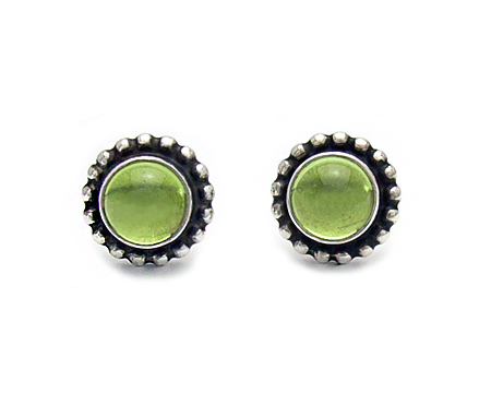 ピアス　＃９　（ペリドット）