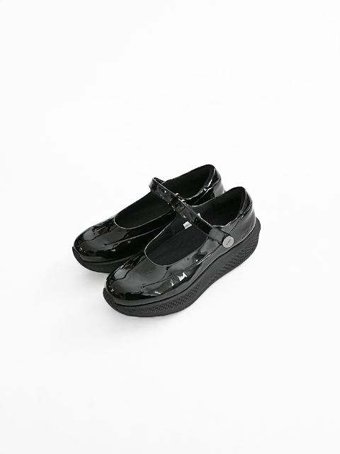 MBT (エムビーディー)　SIRIMA 8 PATENT W（パテント・ストラップシューズ）