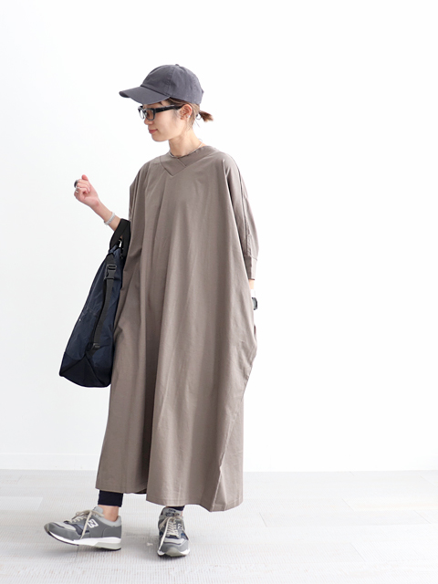 Mizuiro Ind ミズイロインド Vネックワイドワンピース