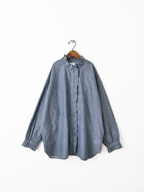 maison de soil (メゾンドソイル)　シャンブレー・フリルカラーブラウス