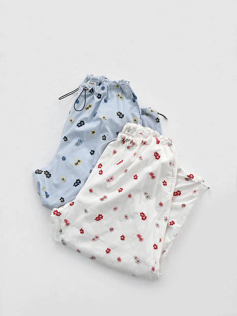 【50%OFF】RhodolirioN (ロドリリオン)　Wind Pants - 花刺繍パンツ