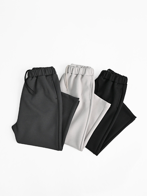 TRAVAIL MANUEL (トラバイユマニュアル)　クッションダンボール・ウォーキーパンツ