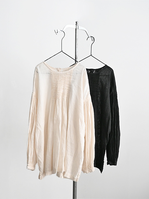 maison de soil (メゾンドソイル)　バルーン袖・クルーネックブラウス