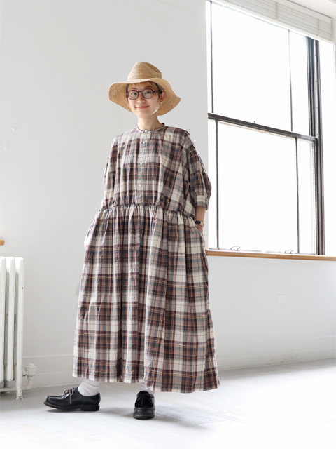 TOUJOURS (トゥジュー)　Half Sleeve Classic Gathered Dress (マドラスチェック柄・ギャザーワンピース)