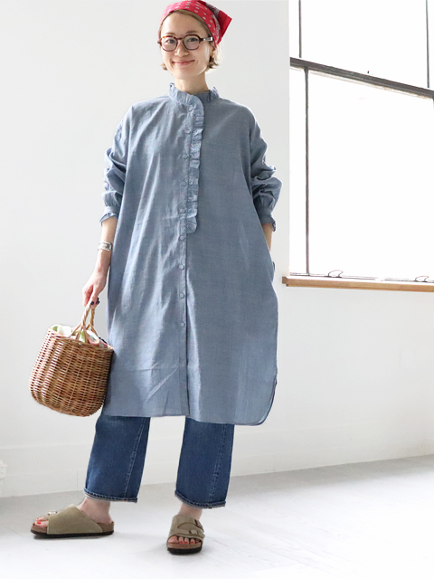 maison de soil (メゾンドソイル)　シャンブレー・フリルカラーロングシャツ