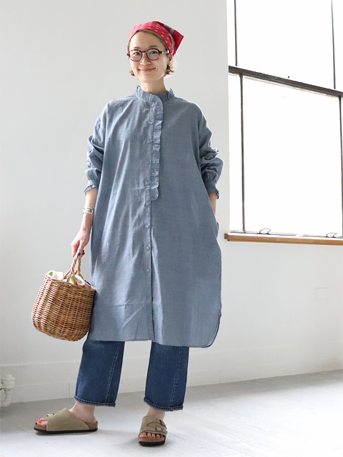 maison de soil (メゾンドソイル)　シャンブレー・フリルカラーロングシャツ