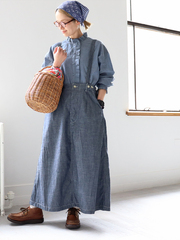 ARMEN (アーメン)　シャンブレー・サスペンダータックスカート