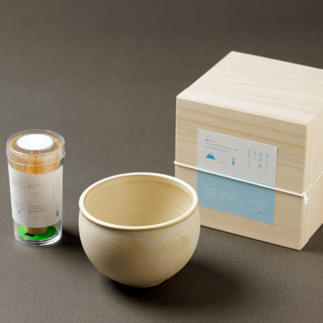 茶かざり抹茶碗 茶筅付（富士山白色）