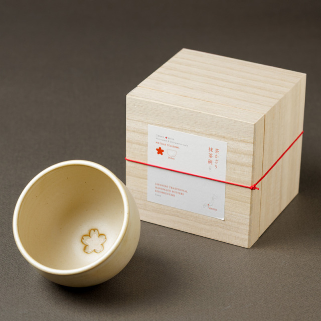 茶かざり抹茶碗 （桜白色）