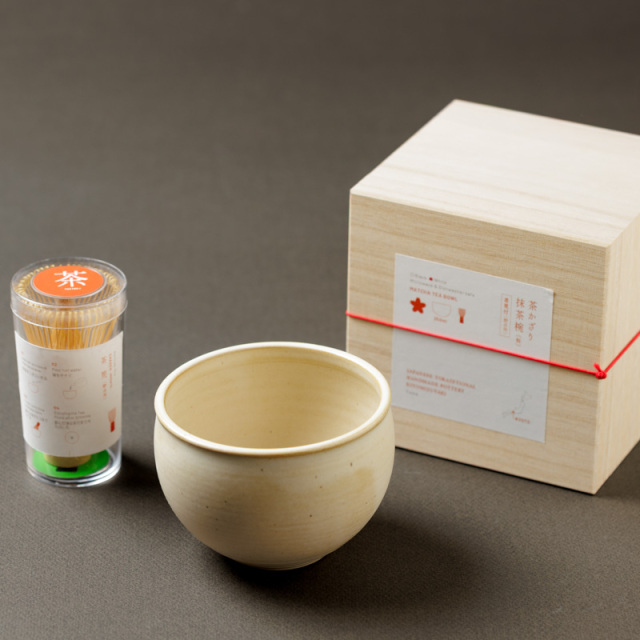 茶かざり抹茶碗 茶筅付（桜白色）