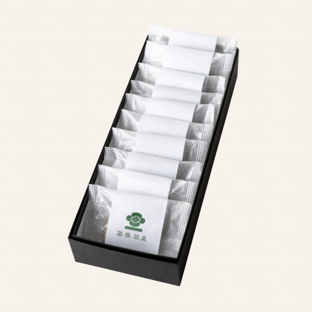 ギフトおすすめ】もちもちお抹茶三笠（10個入り）