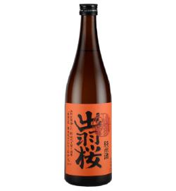 出羽桜　純米酒　出羽の里　７２０ｍｌ