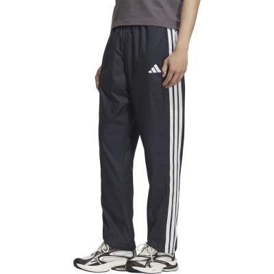 アディダスウィンドブレーカー