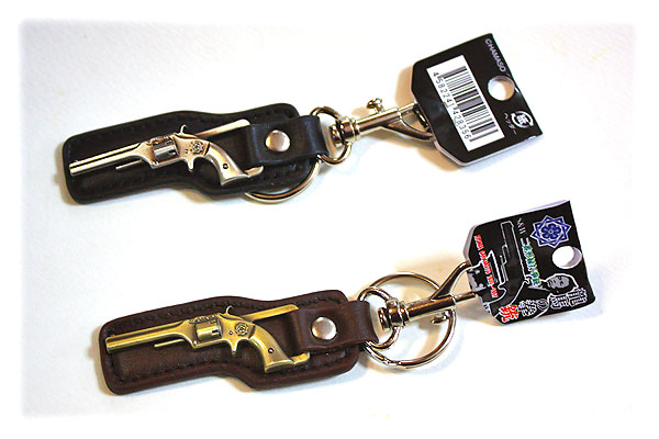 龍馬の拳銃 S&W 二番形縁打拳銃キーホルダー（レザー）