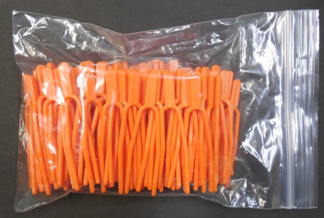 イチゴ採苗時にランナーを固定する「ランナーピン」100本入 小ロット