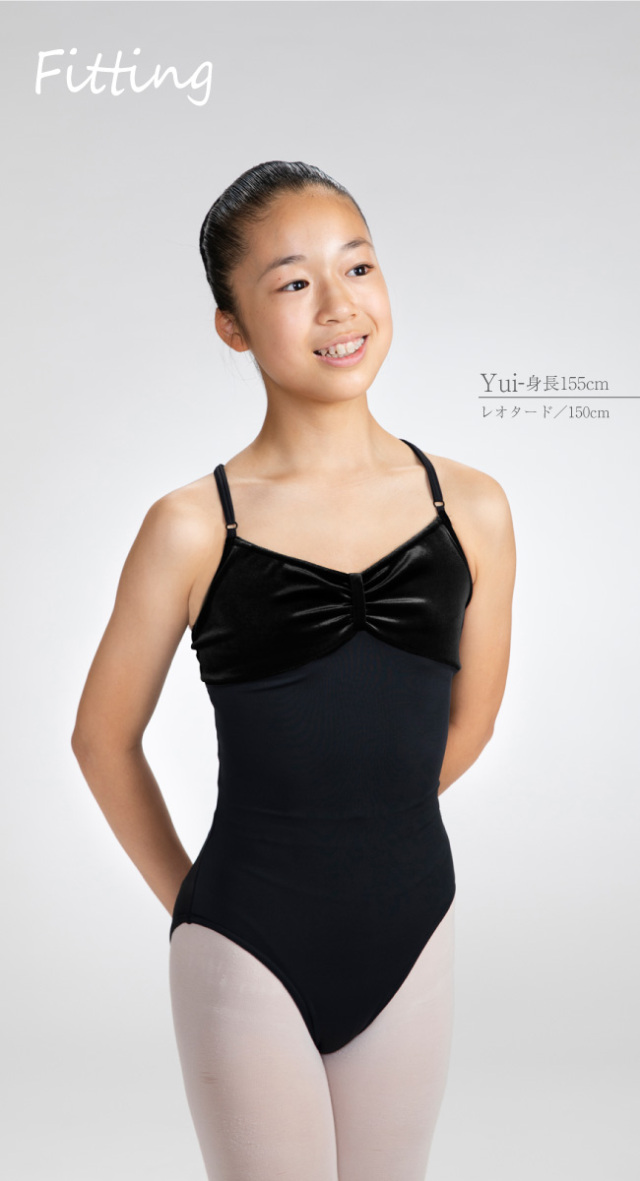 S～M／アイボリーベロアとレースとフリルの組み合わせが上品な5分袖