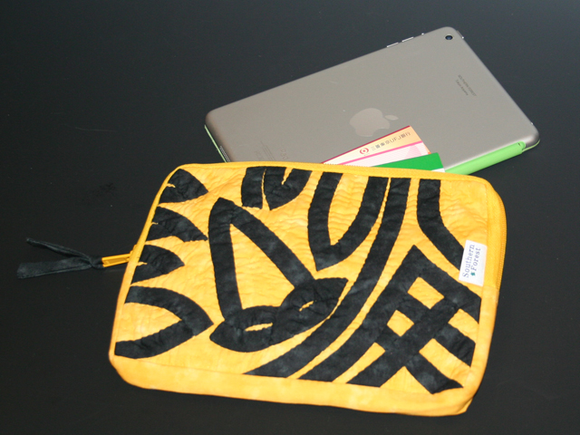 アイパッドミニケース