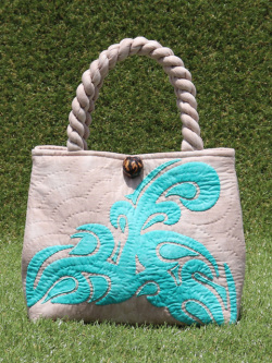 ハワイアンキルトバッグ　ホエールテイル　ホエイルテイル