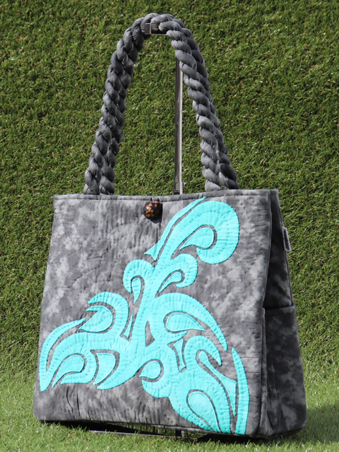ハワイアンキルト♪ハンドメイドバッグ♪ALOHAクジラ♪トートバッグ